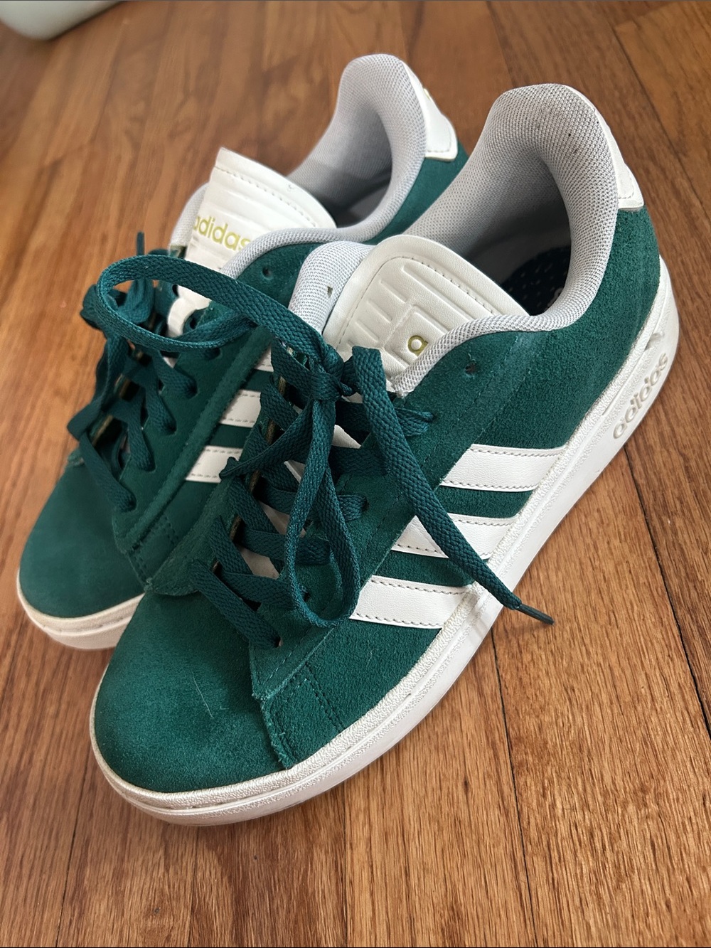 adidas Cloudfoam Green Suede Low-Top Sneakers with White Stripes 7.5